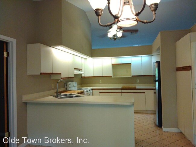Building Photo - 3 br, 3 bath House - 606 E Orange Street