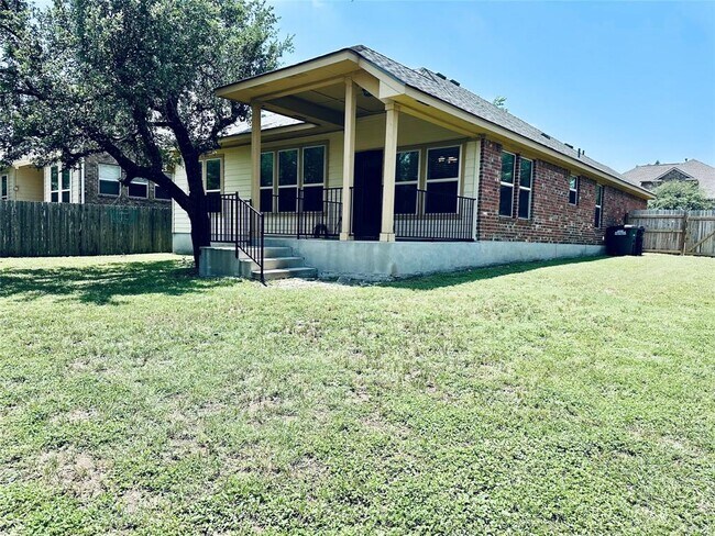 Building Photo - 520 Cerezo Dr