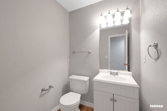 Building Photo - Spacious 2 Story Townhome + finished basem...