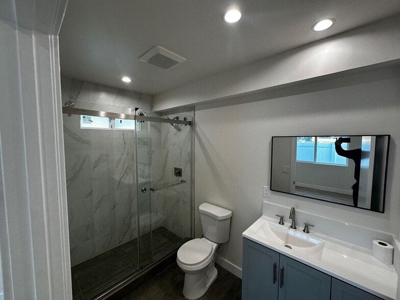 Building Photo - 15950 Cohasset