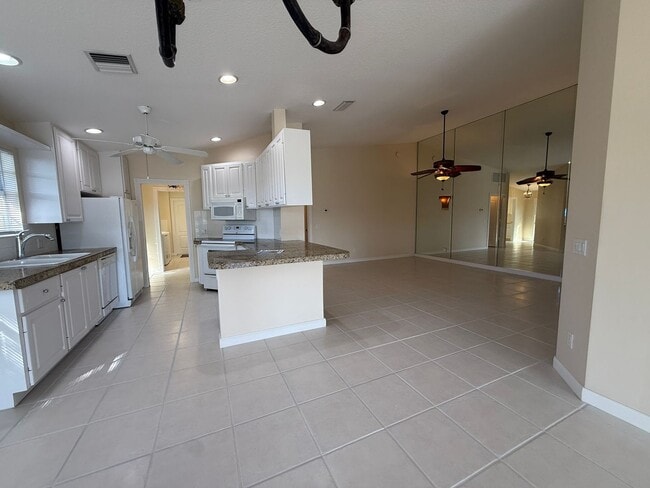 Building Photo - Elegant 2 Bedroom 2 Bath Villa Villagewalk in Palmer Ranch