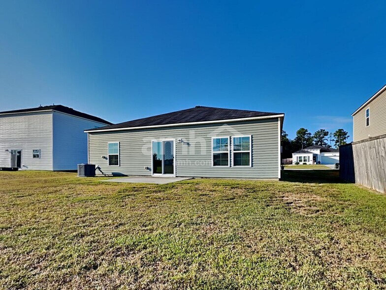 Building Photo - 306 Squire Pope Rd