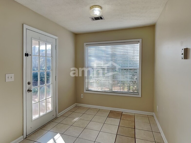 Building Photo - 805 Chatham Park Dr