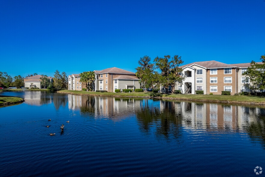 Building Photo - Lakes at North Port Apartments