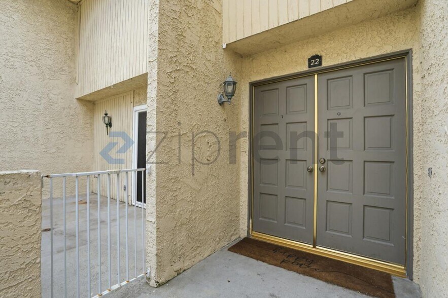 Building Photo - Unit 22