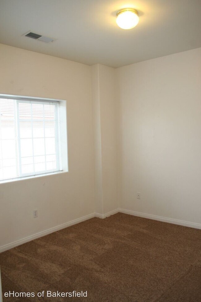 Building Photo - 549 Yellow Meadow Ct