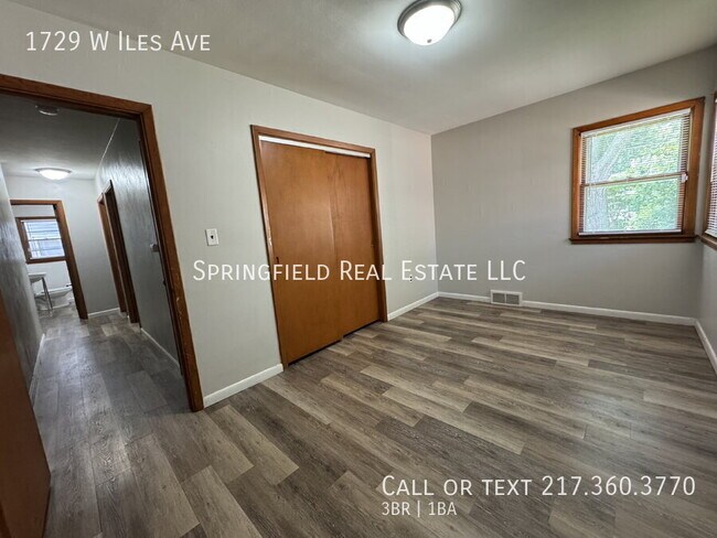 Building Photo - 1729 W Iles Ave