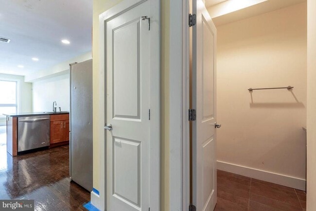 Building Photo - 838 N 15th St