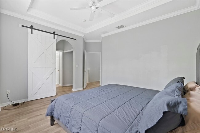 Building Photo - 14617 Sutherland Ave