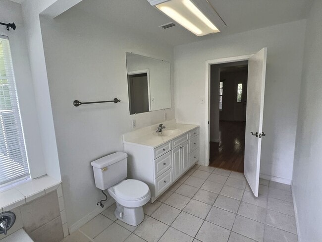 Building Photo - Spacious 4-Bedroom Home in the Desirable Gulf Hills Golf Course Community!