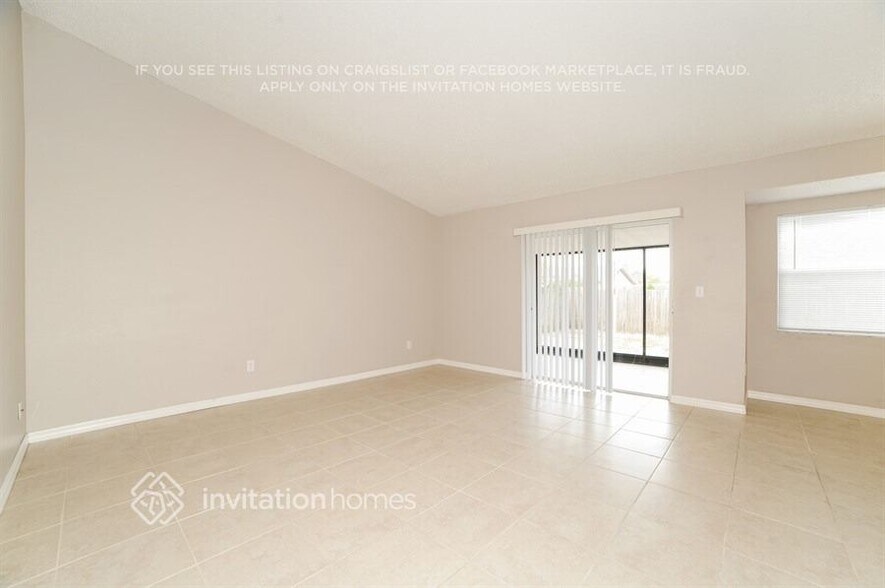 Building Photo - 2324 Fulton Way SW