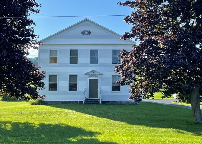 Building Photo - Big Stuff House