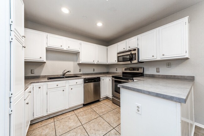 Building Photo - 3724 Chaddybrook Ln