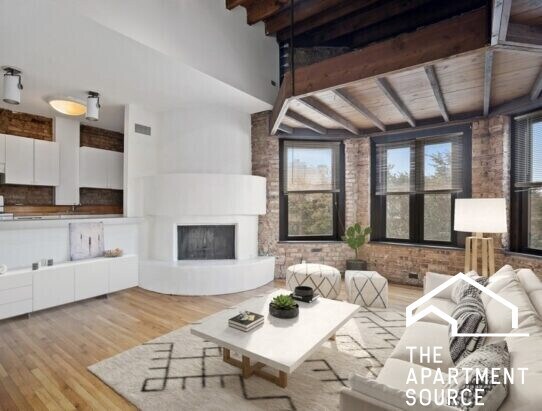 Primary Photo - 553 W Wellington Ave