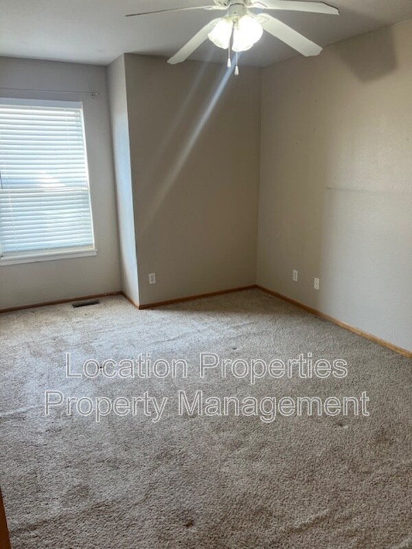 Building Photo - 2713 Grand Cir