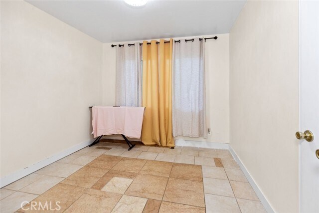 Building Photo - 11377 Gaynor Ave