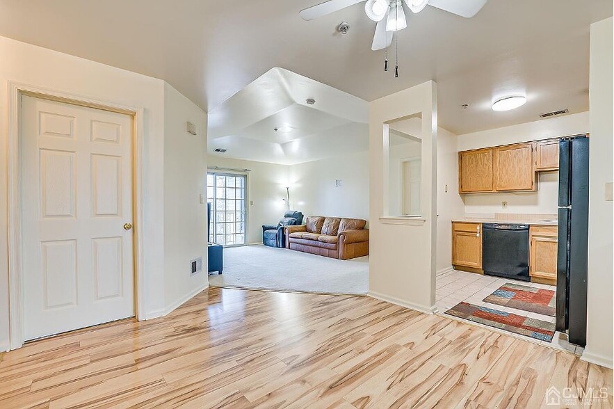 Hall and kitchen - 1138 Waterford Dr