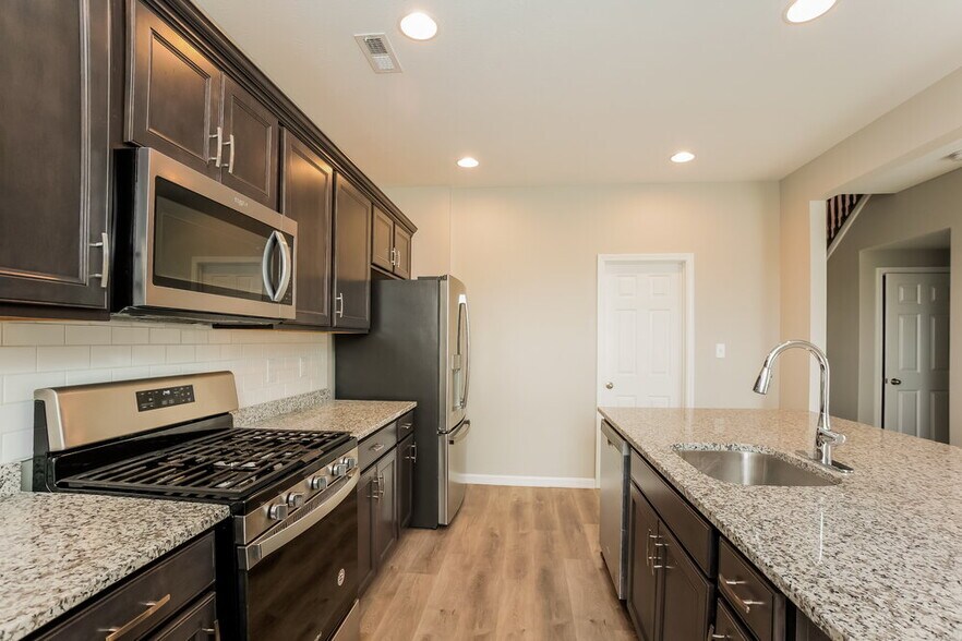 Building Photo - 1119 Barberry Dr