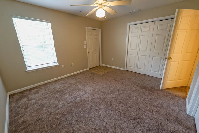 Building Photo - 2738 W Tharpe St