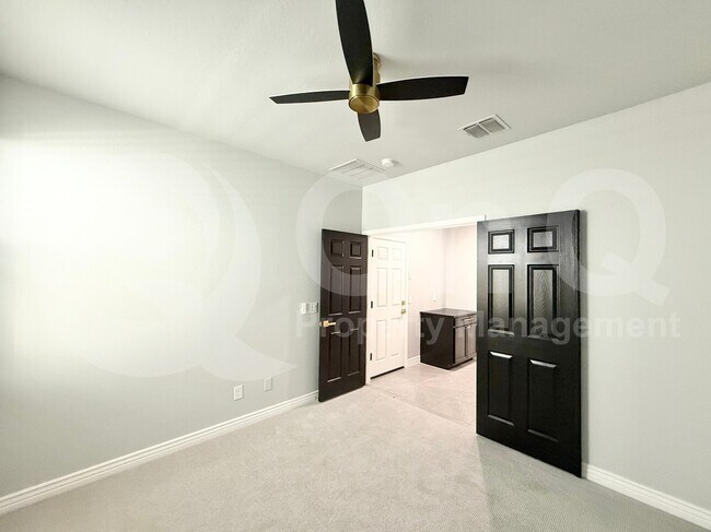 Building Photo - 35231 N Braeden Dr