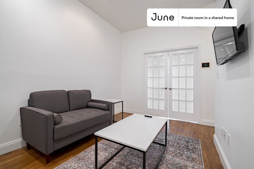 Building Photo - Room in Shared 4 bed/1 bath home in Crown Heights