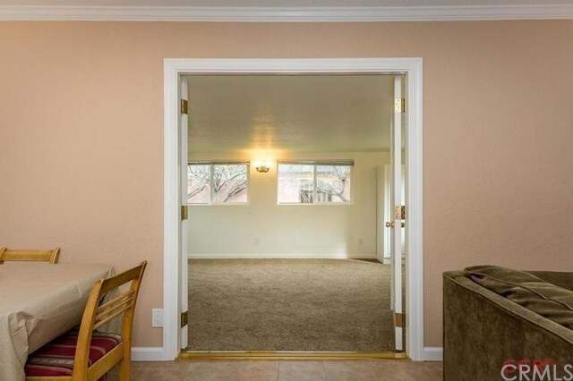 Building Photo - 5 Bedroom 2 Bath