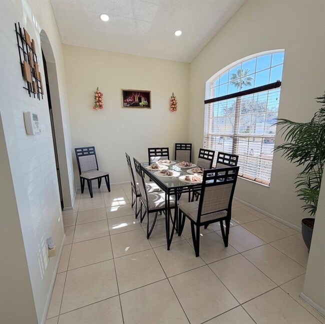 Building Photo - 106 Nazha Dr