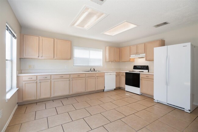 Building Photo - 2510 Stapleford Dr