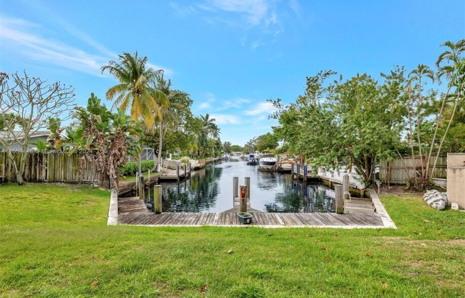 Building Photo - 510 SW 15th St