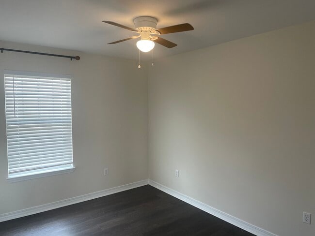 Building Photo - 150 Claiborne St