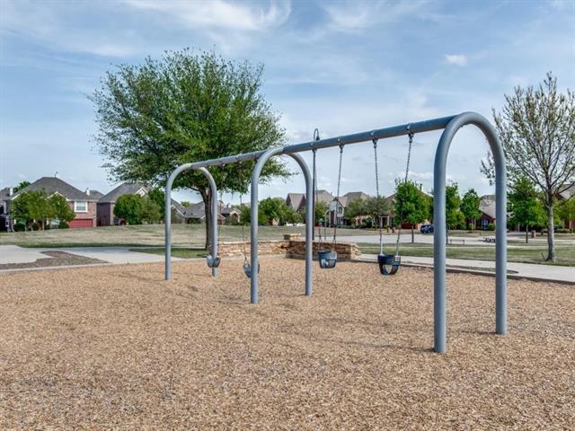 Building Photo - 5827 Rivendell Dr