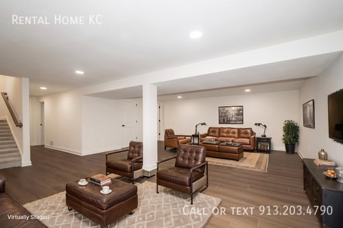 Building Photo - 8400 W 93rd St