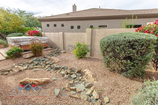 Building Photo - 9562 E Cavalry Dr