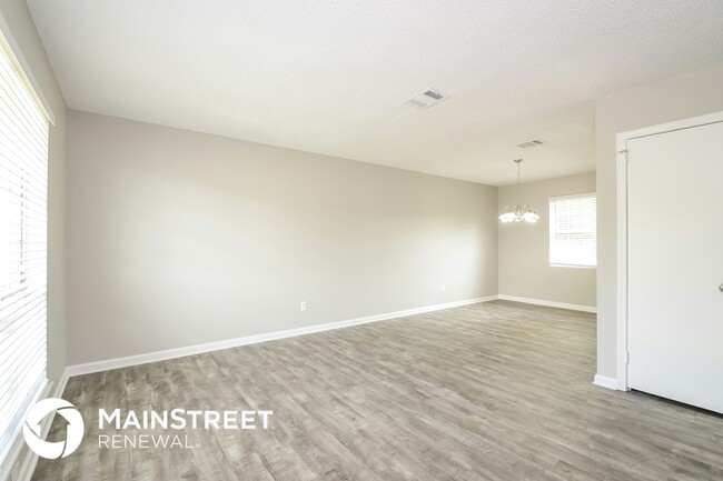 Building Photo - 541 Closhire Ln