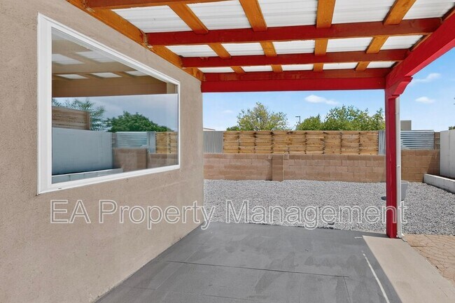Building Photo - 5748 Pinon Flats Rd NW