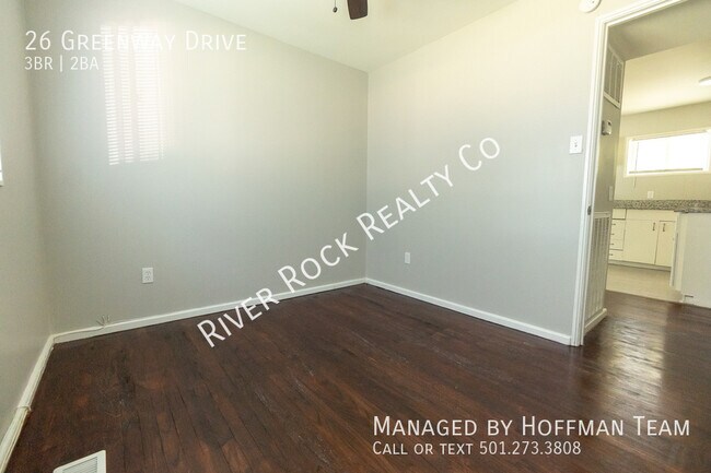 Building Photo - 26 Greenway Dr