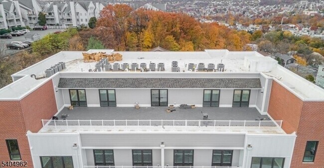 Building Photo - 318 Dixon Ave