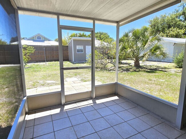 Building Photo - Annual Unfurnished 3 Bedroom 2 Bathroom Home in Nokomis!