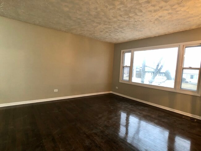 Building Photo - 4265 188th St