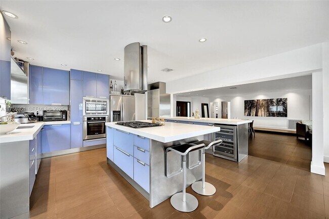 Building Photo - 2120 NE 204th St