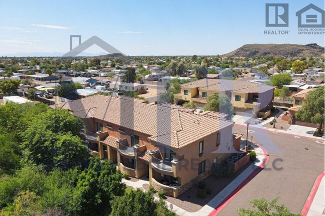 Building Photo - 3Bed/2.5Bath Condo at 35th Ave/Deer Valley...