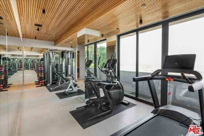 Building Photo - 766 Paseo Miramar