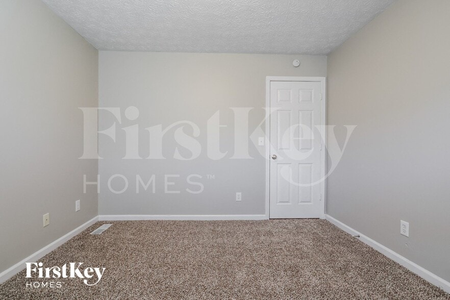 Building Photo - 6403 Flat Rock Dr