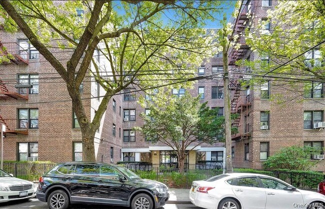 Building Photo - 89-20 55th Ave