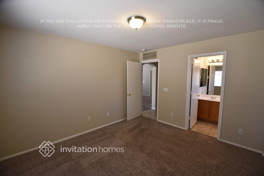 Building Photo - 12018 W Aster Dr