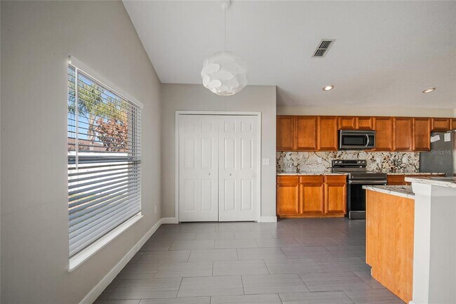 Building Photo - 4655 Doral Park Ave