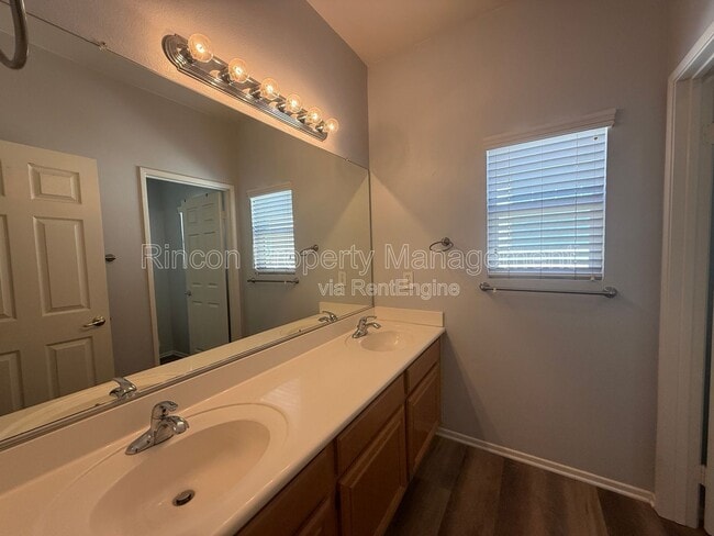 Building Photo - 2029 Milagro Pl