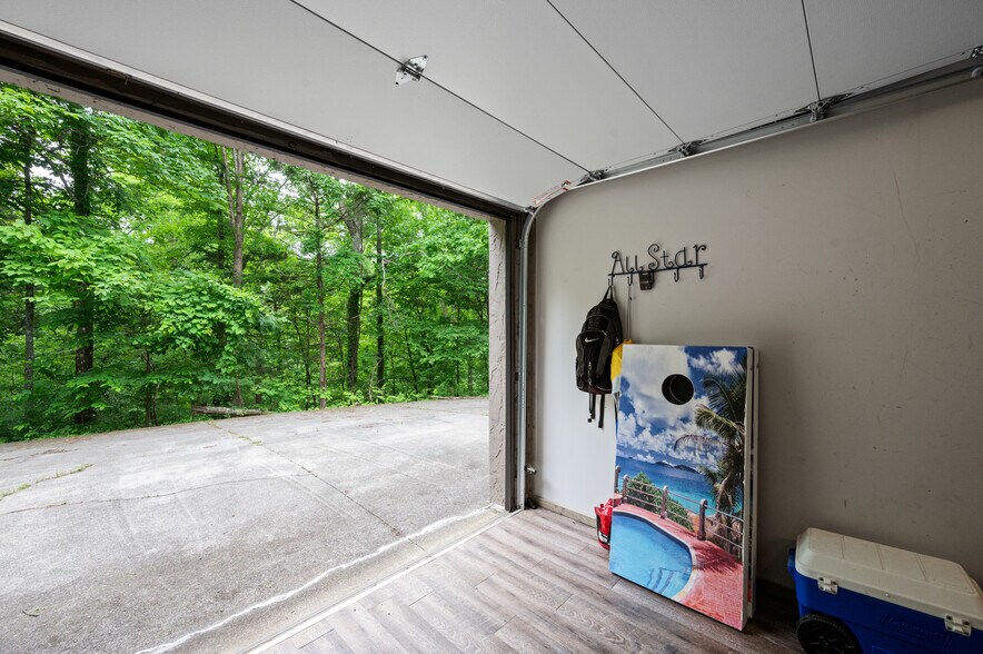 Building Photo - 930 Hideaway Hills Cir