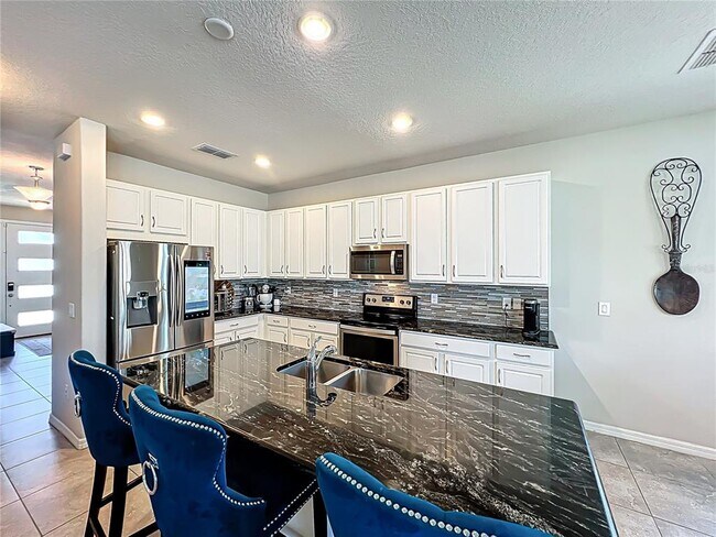 Building Photo - 2381 Rapollo Dr