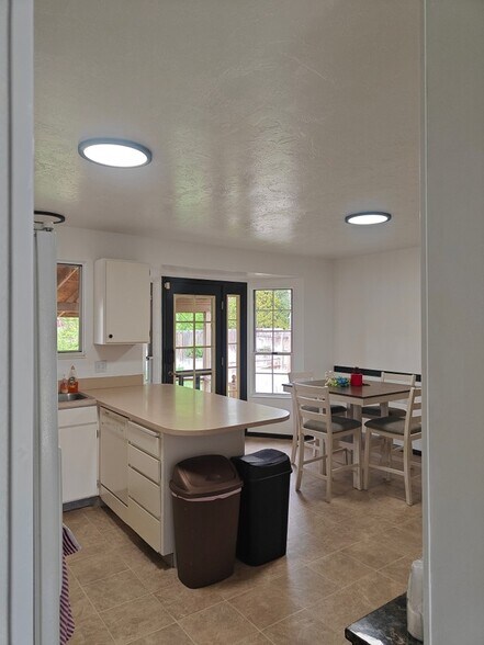 Building Photo - 1078 W 1100 N